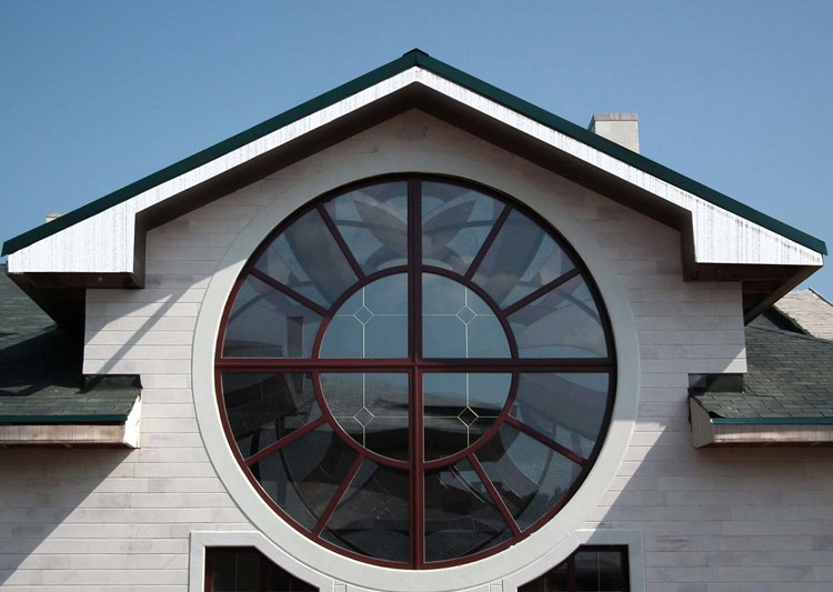 Арочные деревянные окна и других форм: круглые, треугольные .